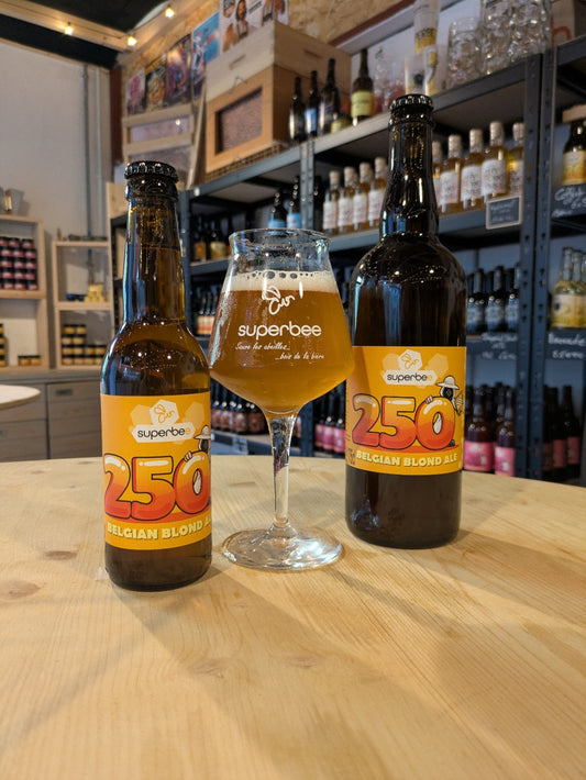 Bière Superbee 250 : bouteilles 33 cl et 75 cl avec verre de bière