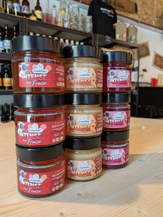 Gamme Intense Superbee — miel beurre de cacahuètes, miel fraise et miel framboise — pots de 250 g
